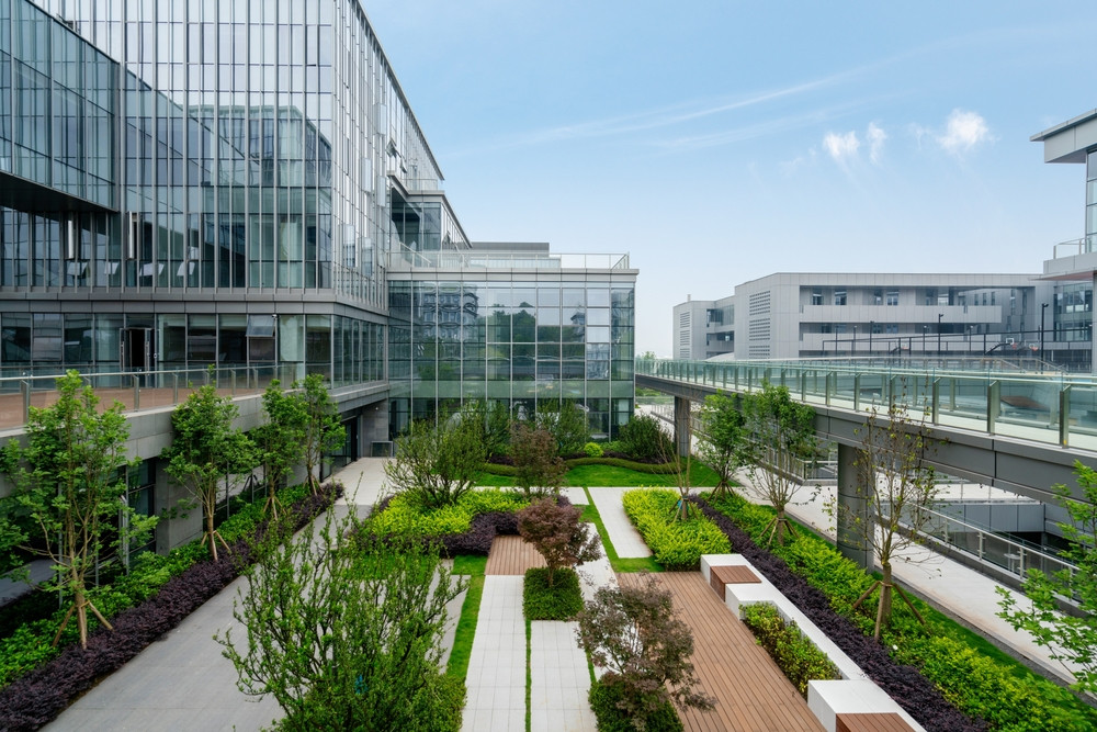 irodaház kert fenntartás